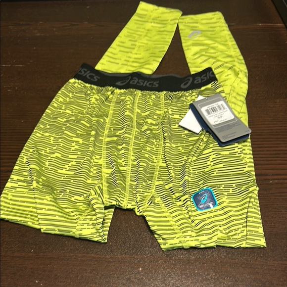 ASICS short base layer tight - Picture 2 of 7